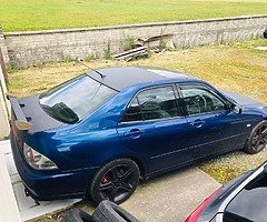 2001 LEXUS IS200 - Image 4/5