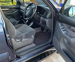 05 Toyota Landcruiser LWB - Image 4/9