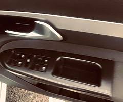 Volkswagen touran - Image 5/7