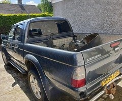 2005 Mitsubishi L200