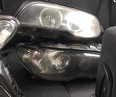 2 sets of e46 m sport headlights - Image 3/3