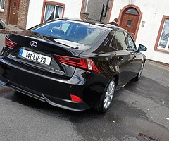 Lexus IS 300H - Image 10/10
