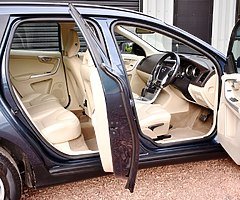 2010 Volvo XC60 **60k Miles** - Image 6/10