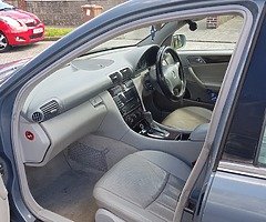 Mercedes benz c200 - Image 5/8
