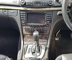 Mercedes E55 AMG - Image 8/10