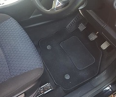 Ford S-max 2010 - Image 4/9