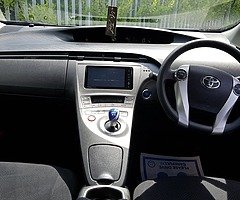 2014 TOYOTA PRIUS HYBRID - Image 5/10