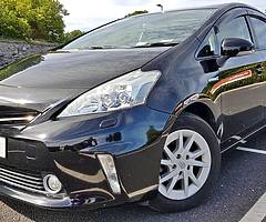 Prius Alpha 2013 black 7 seater