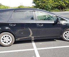 Prius Alpha 2013 black 7 seater - Image 3/10