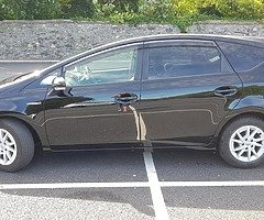 Prius Alpha 2013 black 7 seater - Image 5/10