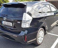 Prius Alpha 2013 black 7 seater - Image 6/10