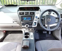 Prius Alpha 2013 black 7 seater - Image 8/10