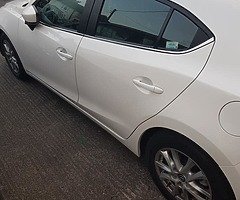 Mazda 3 - Image 3/8