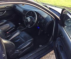 2002 Volkswagen Golf - Image 3/7