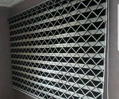 INSTALLATION OF WINDOW BLINDS - Image 4/5