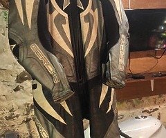 Hein gericke one piece leathers - Image 3/4