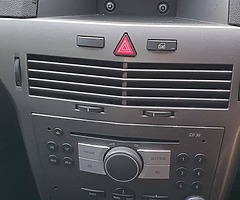 Toyot yaris and Vauxhall astra - Image 3/10