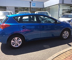SEPT 2015 TOYOTA AURIS ICON HYBRID VVTI - Image 7/10