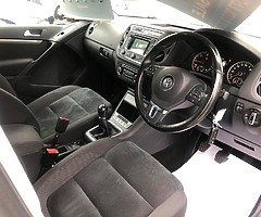VOLKSWAGEN TIGUAN - Image 4/9