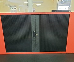 WORK BENCH WITH BLUETOOTH