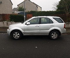 2009 kia sorento. ENGINE NEEDS REPAIR - Image 3/8