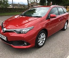 SEPT 2015 TOYOTA AURIS HYBRID BUSINESS EDITION FACELIFT