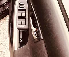Toyota prius 2015 - Image 8/10
