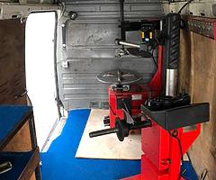 Mobile tyre van for - Image 3/5