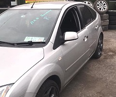 2006 Ford Focus breaking
