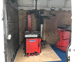 Mobile tyre van for - Image 6/9