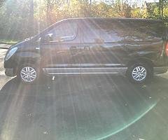 2017 Hyundai SE 2.5CRDi Automatic 8 Seater - Image 5/25