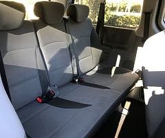 2017 Hyundai SE 2.5CRDi Automatic 8 Seater - Image 15/25