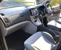 2017 Hyundai SE 2.5CRDi Automatic 8 Seater - Image 18/25