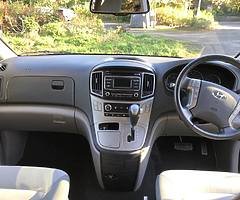 2017 Hyundai SE 2.5CRDi Automatic 8 Seater - Image 20/25