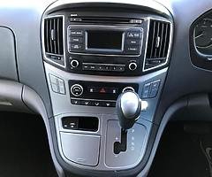 2017 Hyundai SE 2.5CRDi Automatic 8 Seater - Image 22/25