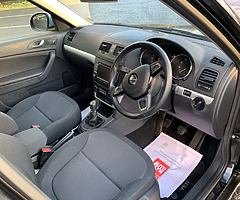 2015 Skoda Yeti 2.0 TDi CR 4x4 with 41k - Image 14/26