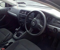 132 1.6 tdi Volkswagen Jetta - Image 4/10