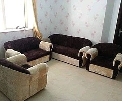 Hello dear I selling new sofa 650 Dharam free delivery any colour you need no problem I give you goo