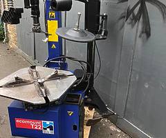 Hofmann megaplan tyre machine