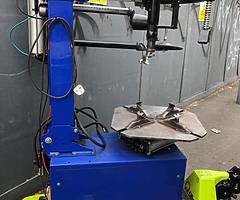 Hofmann megaplan tyre machine