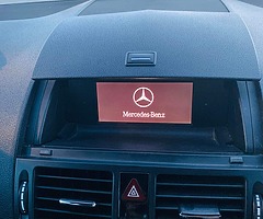 Mercedes C200 , diesel , manual . ONE OWNER - Image 8/10