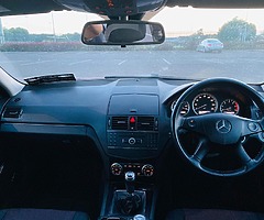Mercedes C200 , diesel , manual . ONE OWNER - Image 9/10