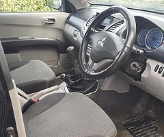 Mitsubishi l200